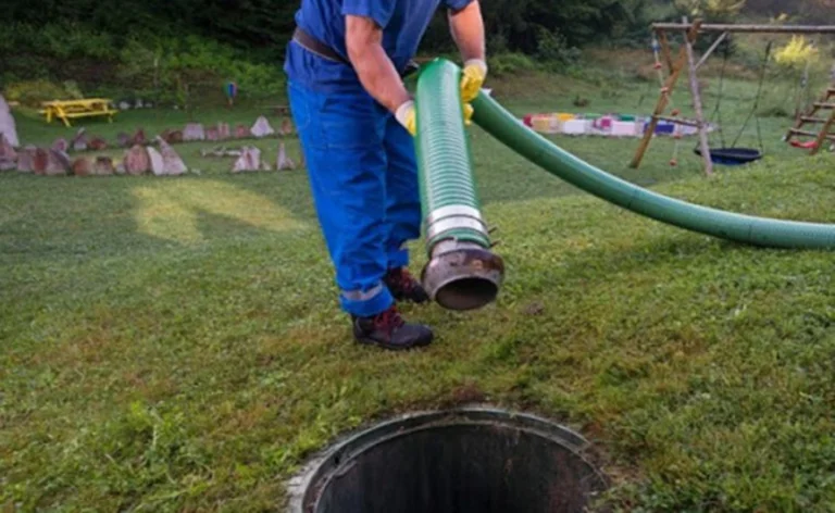 Desentupidora Pereira - limpa fossa residencial de perto